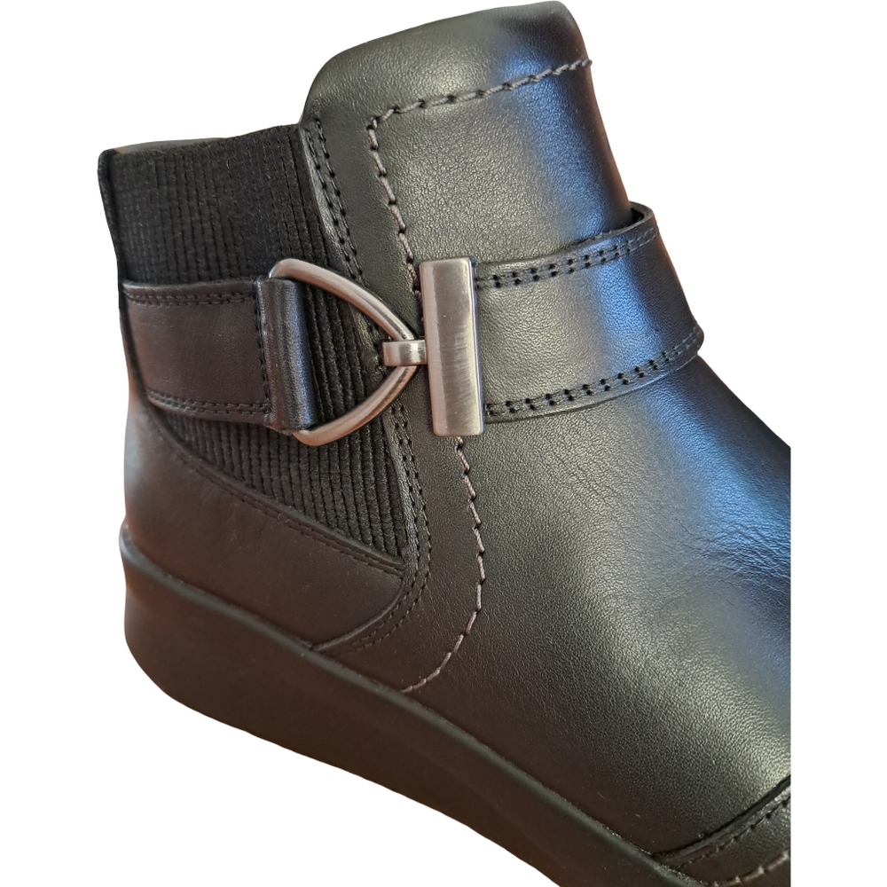 Clarks Womens Leather Ankle Boots Black Booties Shoes Size 5 New With Box - Picture 6 of 9